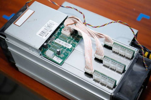 Solar mining hardware for efficient crypto mining
